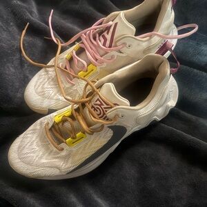 Nike Giannis Immortality 2 s